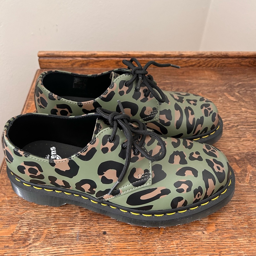 Dr. Marten Leopard lace up shoes